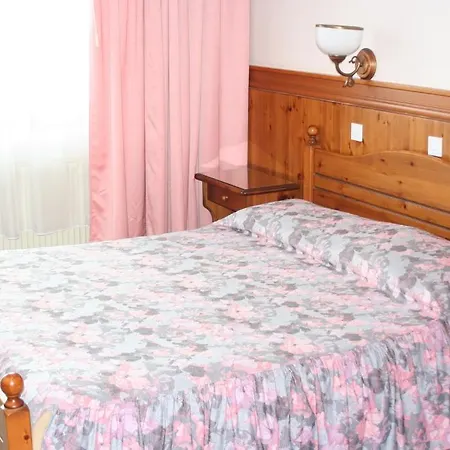 Winkler Hotel